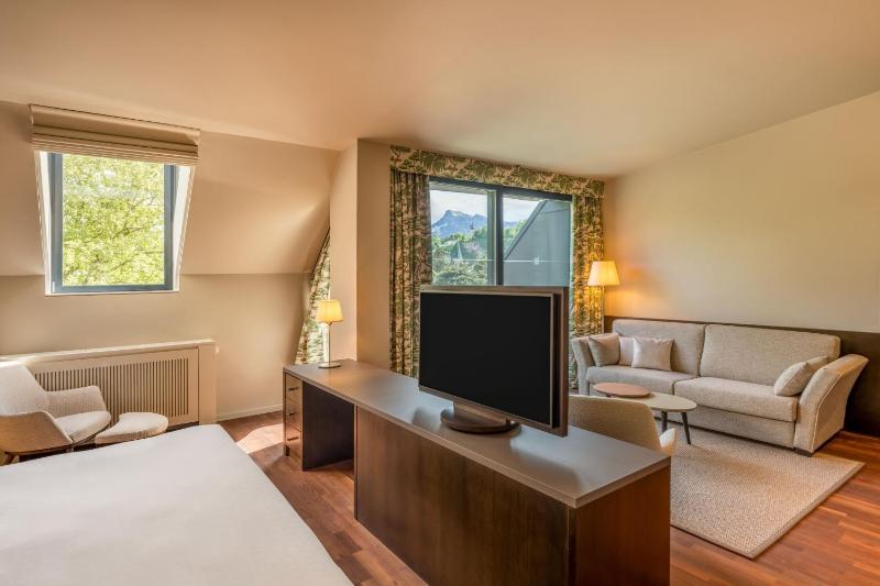 Sky Suite with garden view & Lounge Access image 1