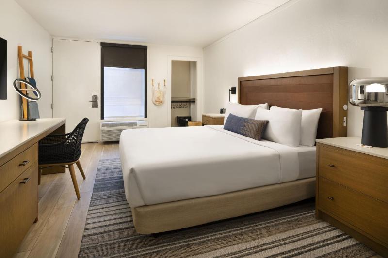 King Room with Limited View - Ground Floor image 3