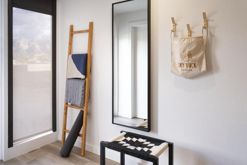 Two Queen Beds with Limited View - Ground Floor image 4