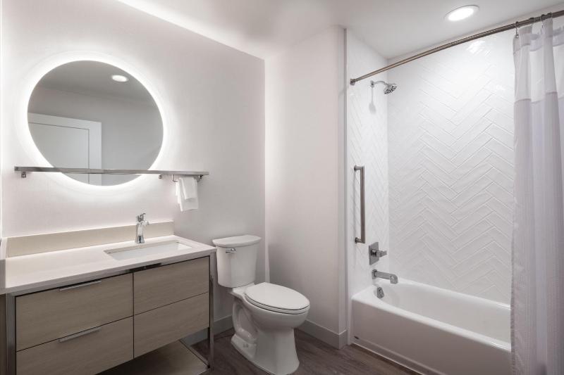 One-Bedroom King Suite with Sofa Bed  image 3