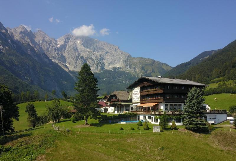 Double Room with Balcony image 1