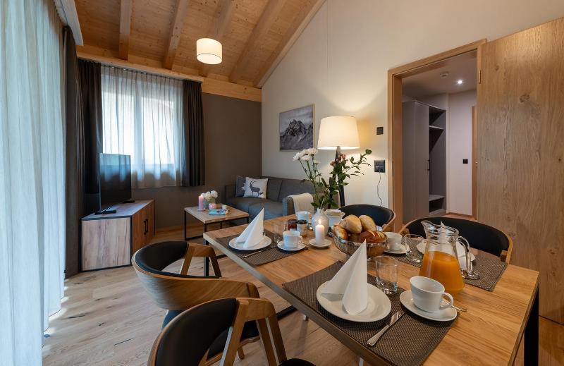 Superior One-Bedroom Apartment with Balcony image 4