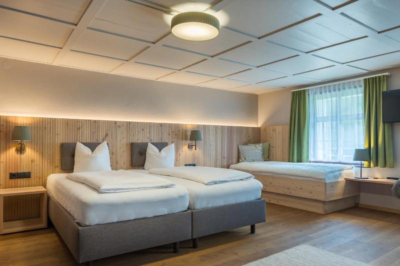 Double Room image 3