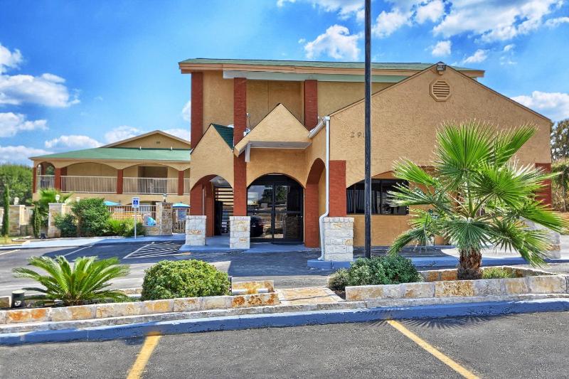 Econo Lodge Austin South - image 7