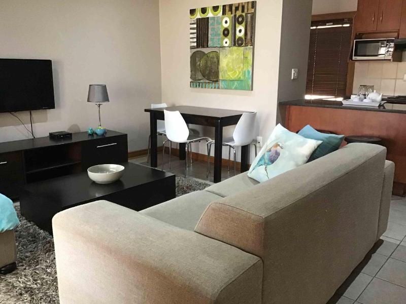 Fully Furnished Pentagon Park - image 1