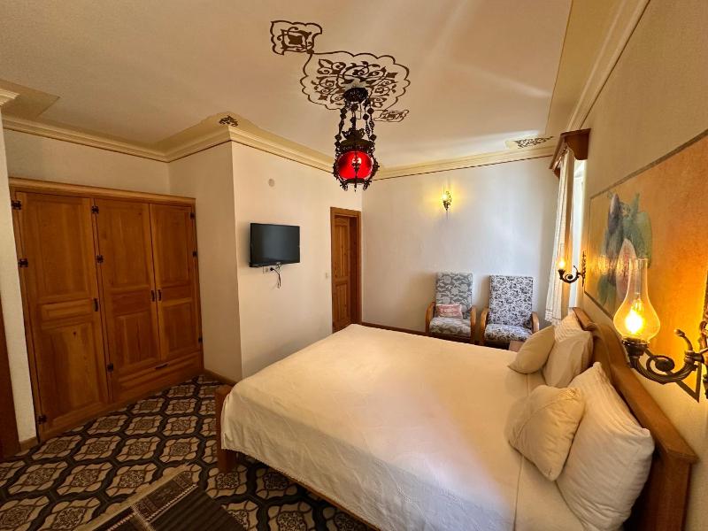 Deluxe Double Room image 4