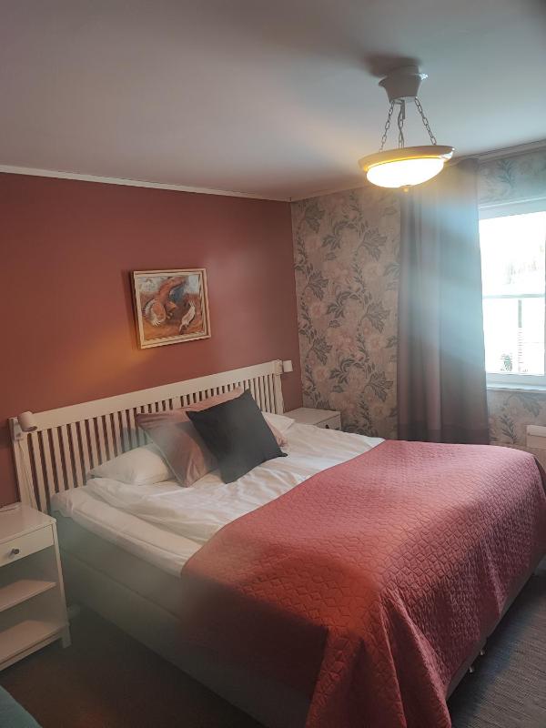 Triple Room with Shared Bathroom image 1