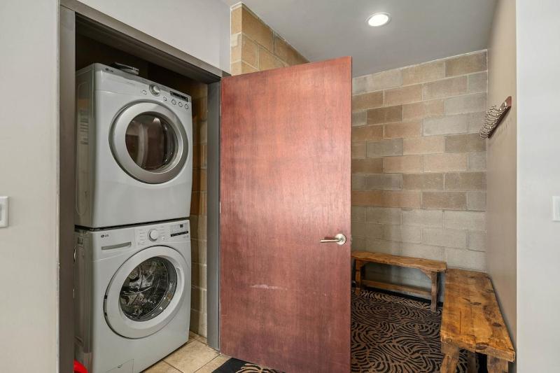 Blackhawk 2817 townhouse - image 38