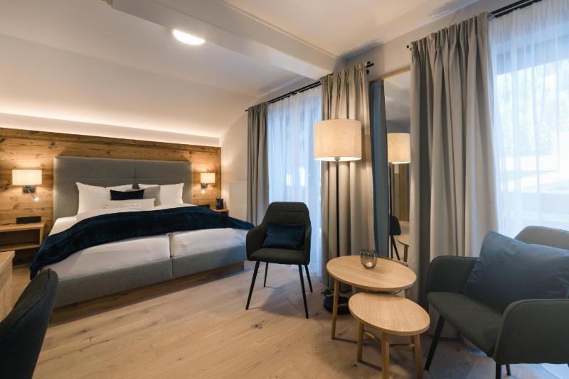 Superior Double Room image 3