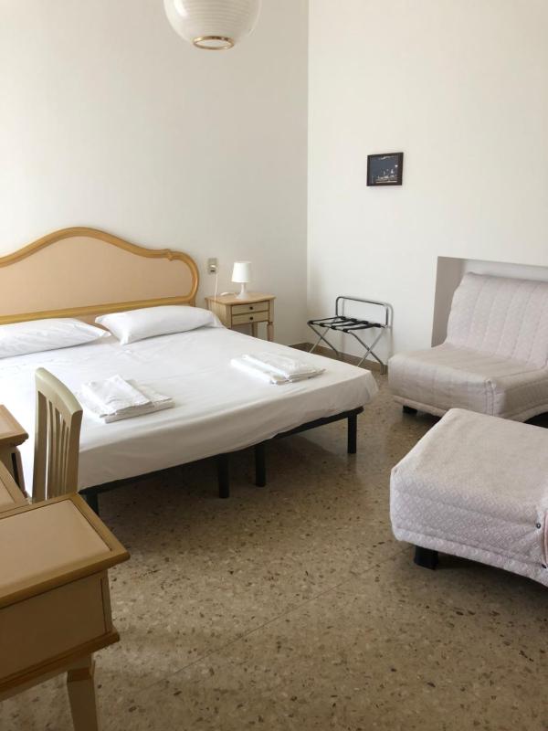 Standard Double or Twin Room with Mountain View image 2