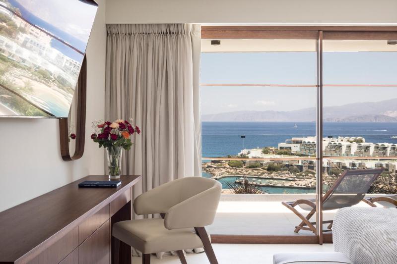 Premium One-Bedroom Suite image 4