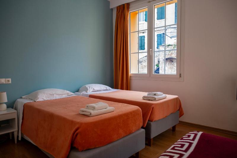 Economy Triple Room with Extra Bed  image 3