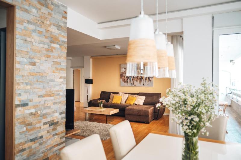 Crown Central three bedroom Apartment - image 12