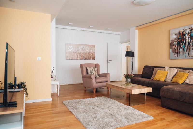 Crown Central three bedroom Apartment - image 14