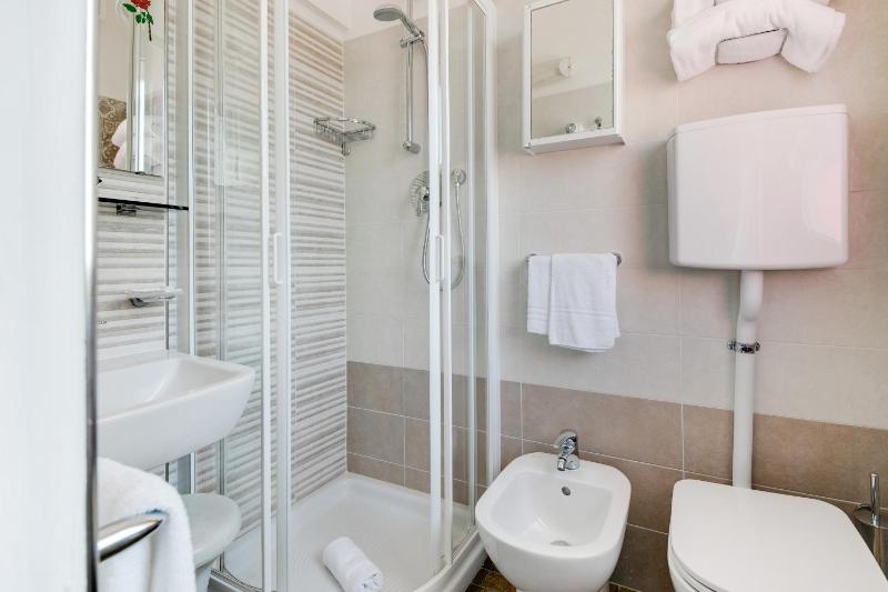 One-Bedroom Apartment (3 Adults) image 3