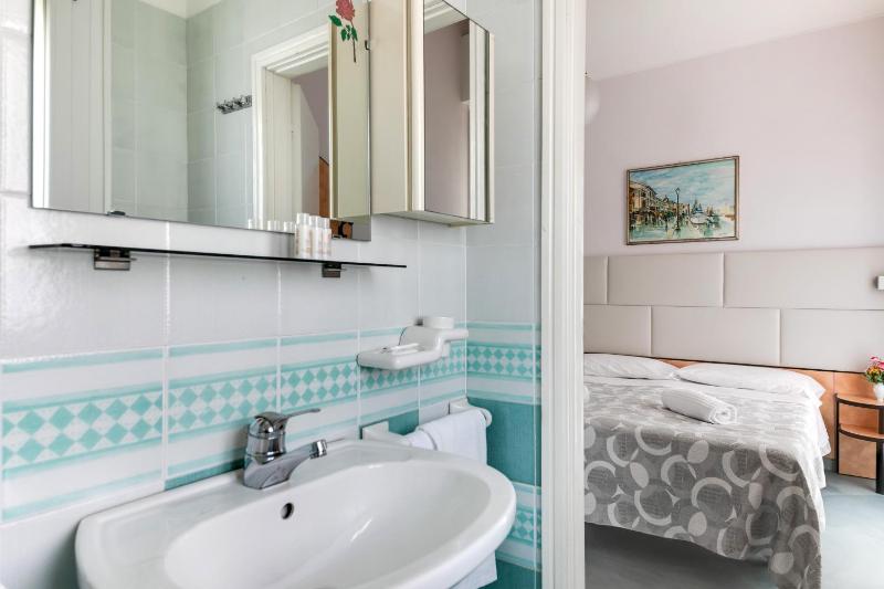 One-Bedroom Apartment with Balcony (4 Adults) image 3
