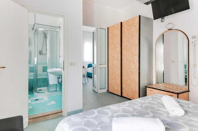 One-Bedroom Apartment with Balcony (4 Adults) image 4