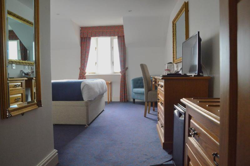 Twin Room with Garden View image 1