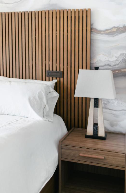 King Room with Mountain View image 3