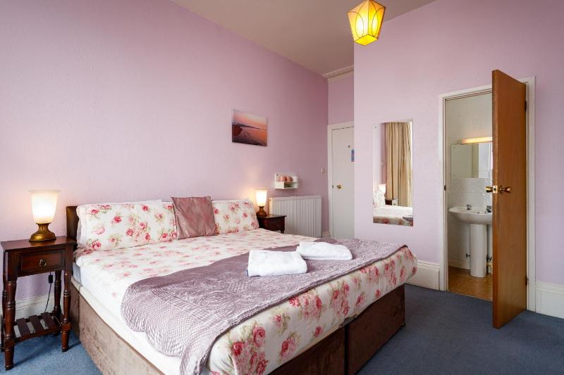 King Room image 3