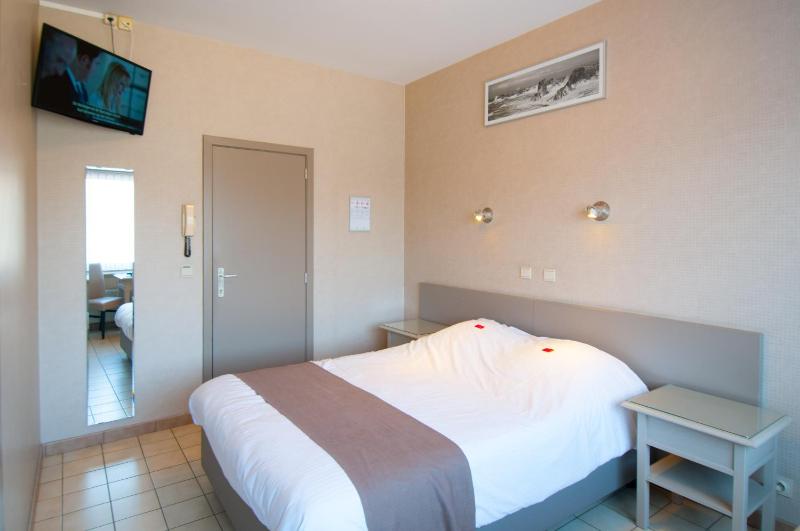 Large Single Room image 4