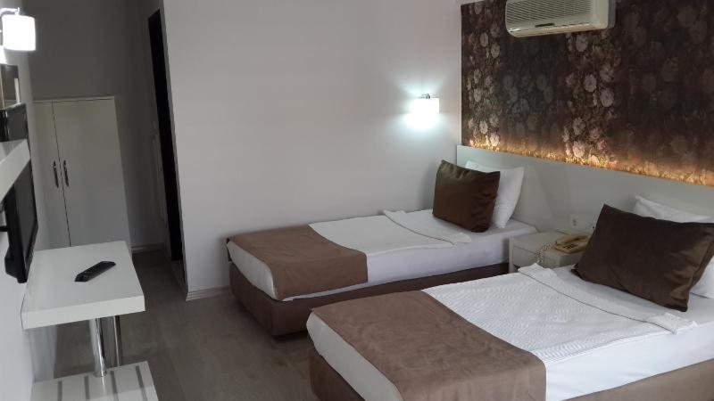 Triple Room image 3