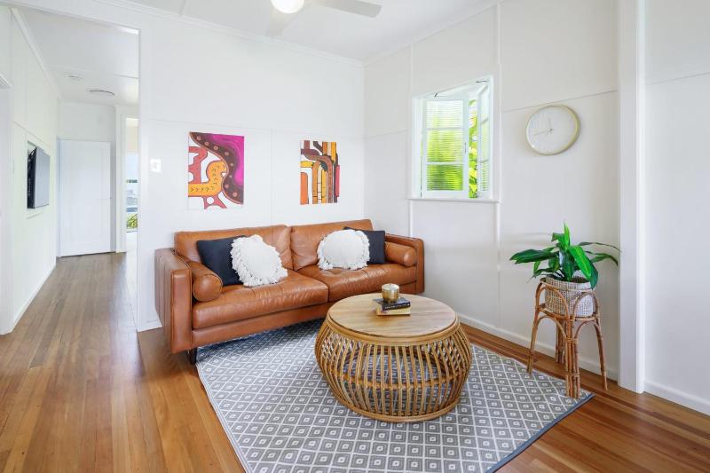 Moffat Beach Entertainer with Kids Retreat - 150m to the beach! - image 29