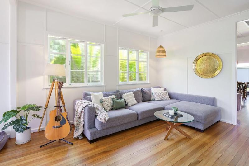 Moffat Beach Entertainer with Kids Retreat - 150m to the beach! - image 23
