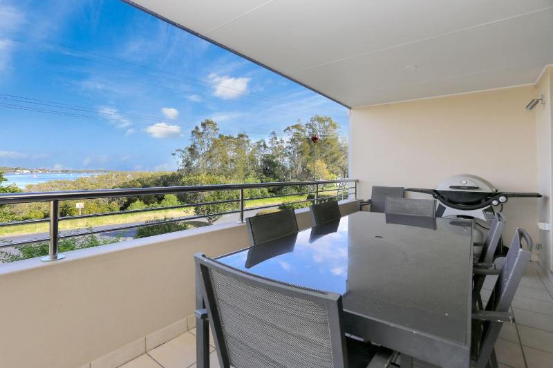 Magnificent Views - Mariners Mark 3 Images