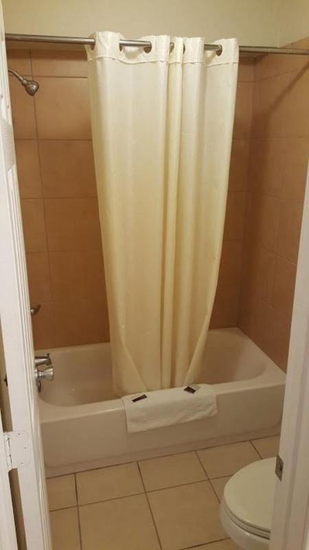 King Room image 3