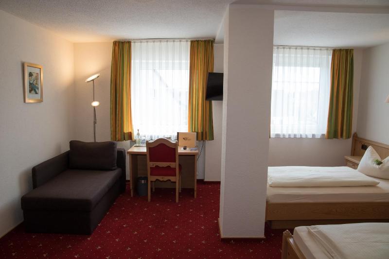 Double or Twin Room image 3