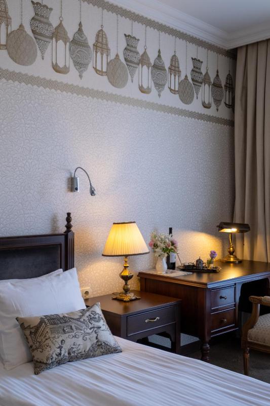 Standard Double Room image 3