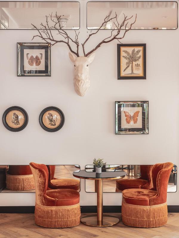 Billie Hotel - image 17