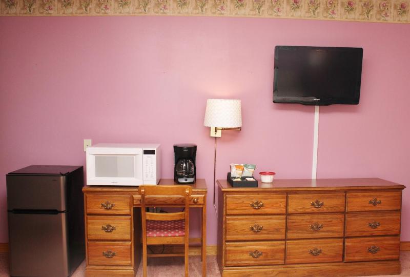Economy King Room image 2