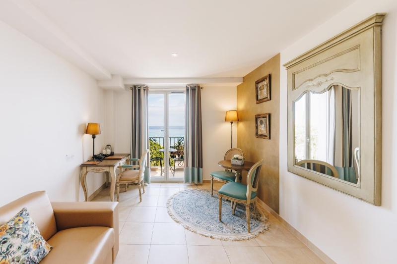 Suite with Sea View and Balcony  image 2
