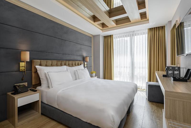 Superior Double Room image 1