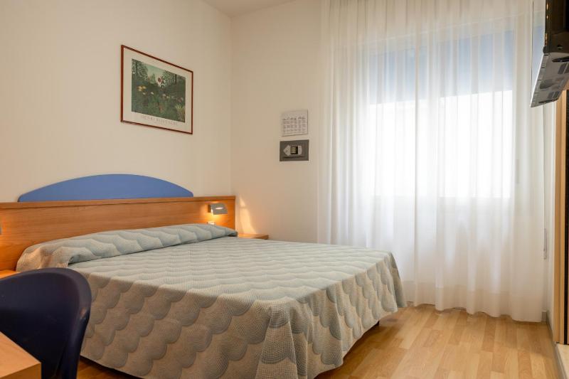 Economy Double Room image 1