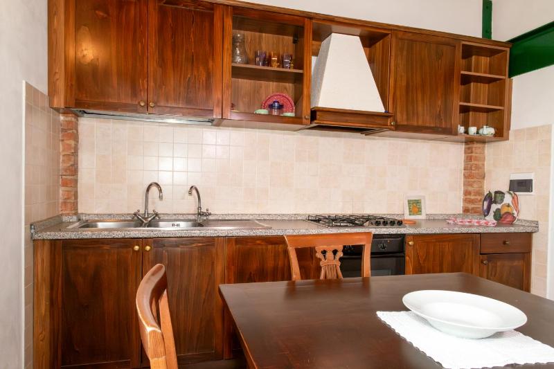 One-Bedroom Apartment image 2