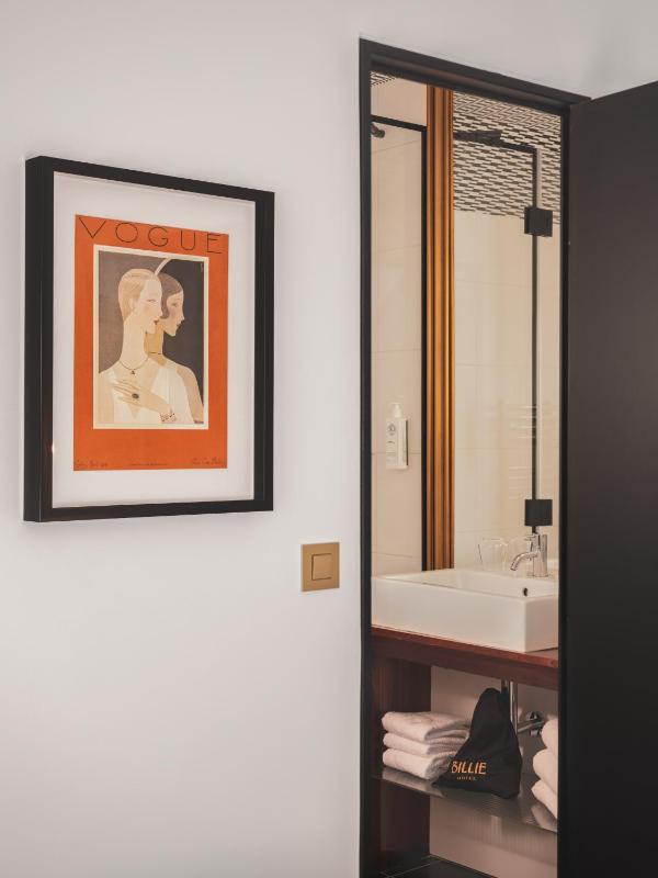 Billie Hotel - image 27