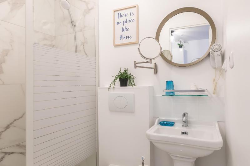 Two-Room Apartment image 2