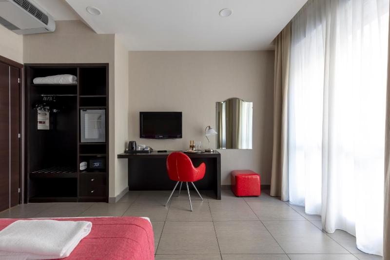 Superior Double or Twin Room image 4