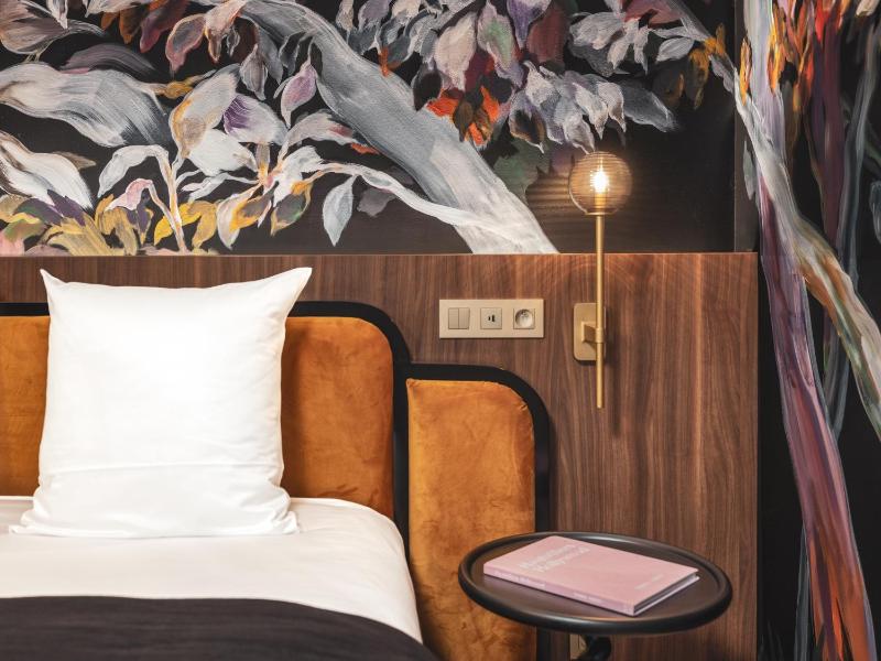 Double or Twin Room image 4