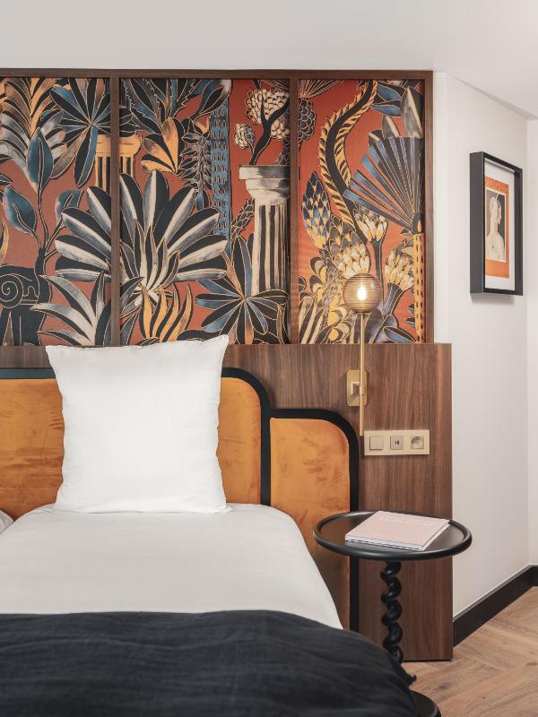 Double or Twin Room image 3