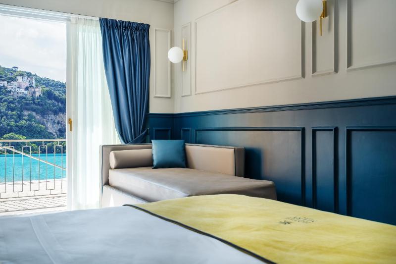 Executive Room with Pool View image 4