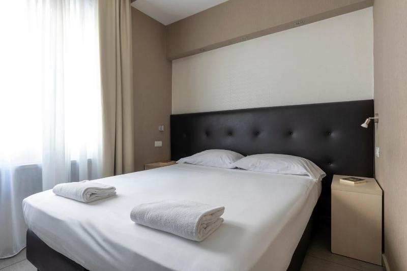 Standard Double or Twin Room image 4