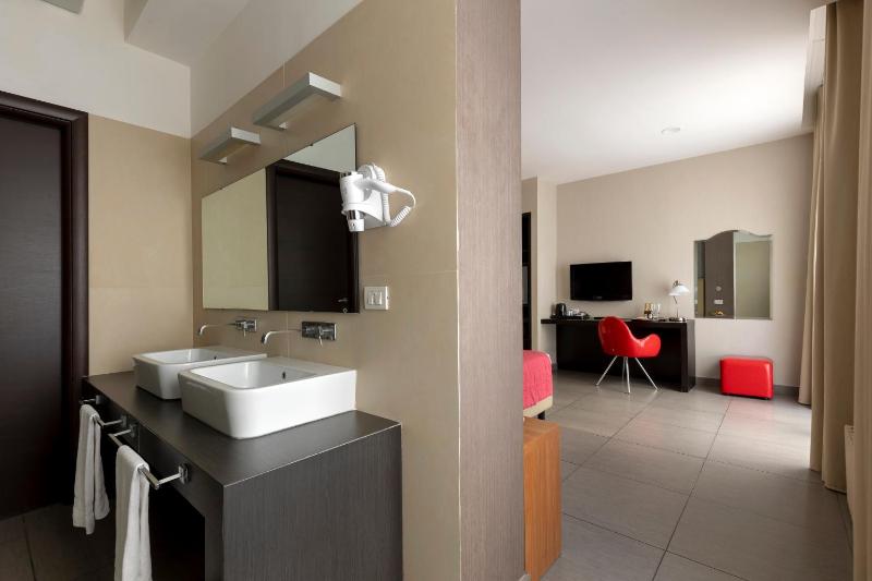 Superior Double or Twin Room image 2