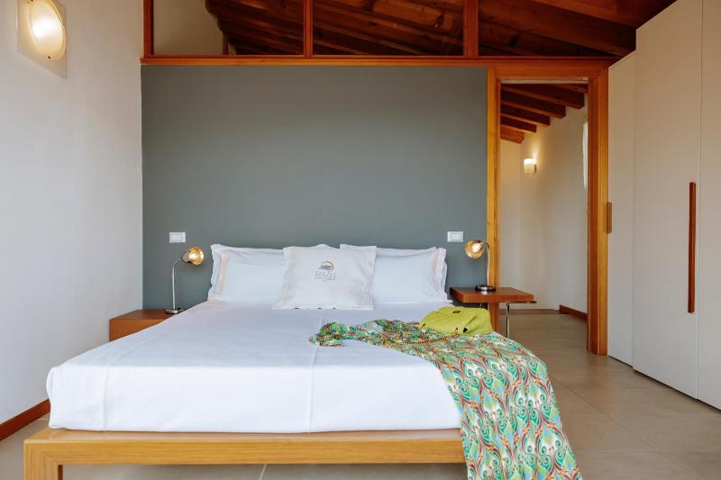 One-Bedroom Apartment image 1