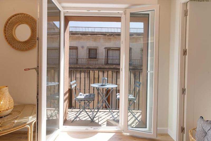 Barrio Gem Stylish 2Bedroom Oasis in Alicante - image 27