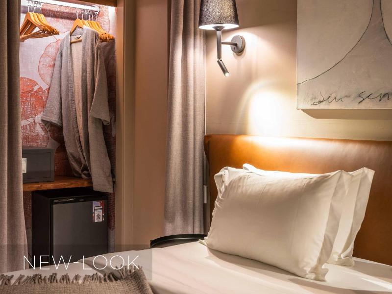 Double or Twin Room image 4