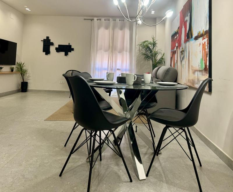 Modern Charm in Barrio Alicante - image 14